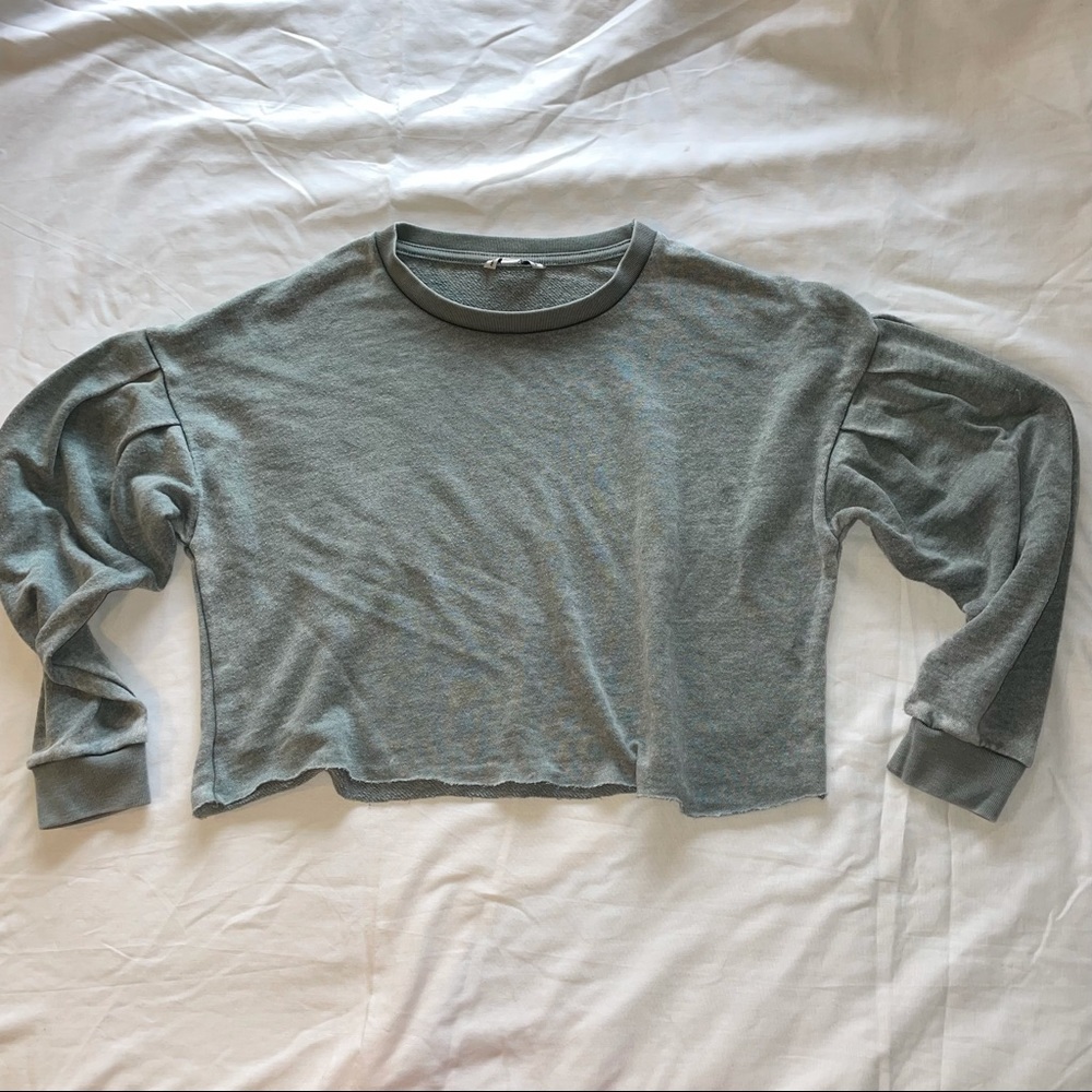 AMERICAN EAGLE Loose Fit Raw Hem Pullover Green Long Sleeve Crop Top